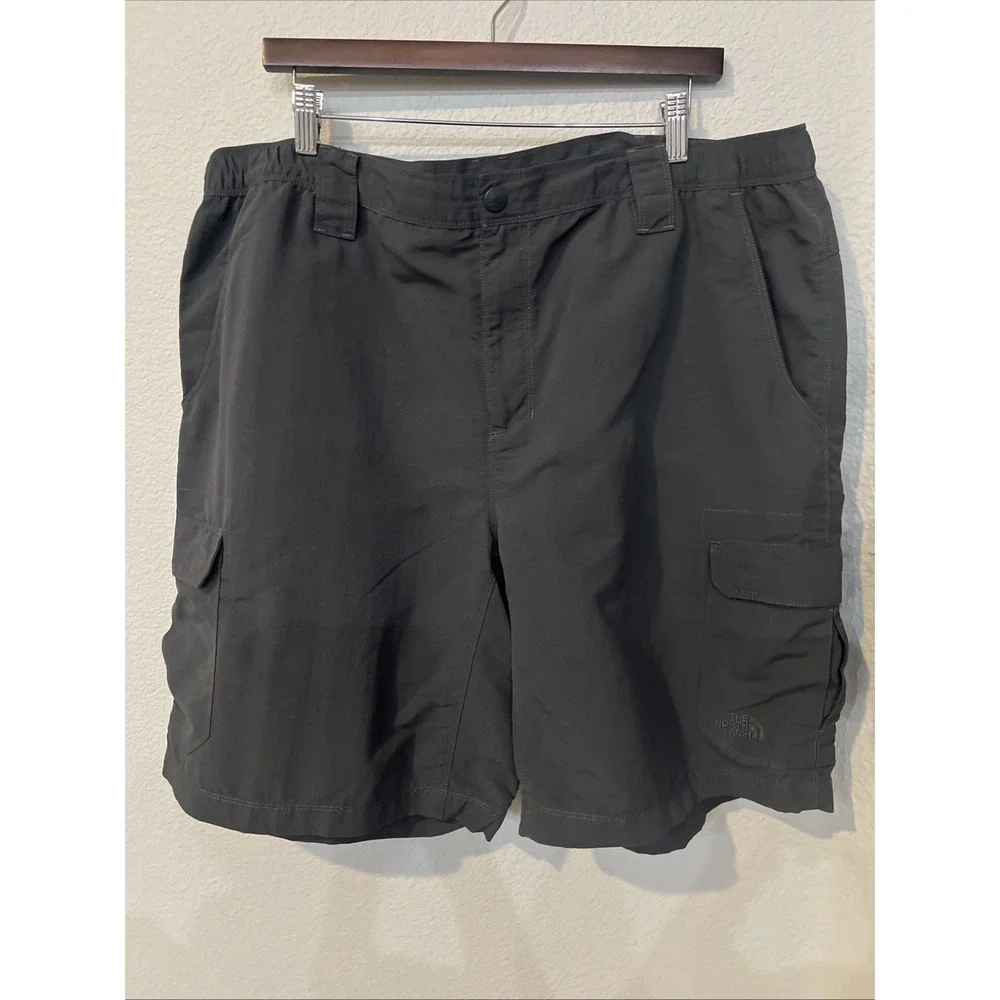 North Face Paramount Peak CHARCOAL Cargo Shorts Partial Elastic Waist Nylon XXL